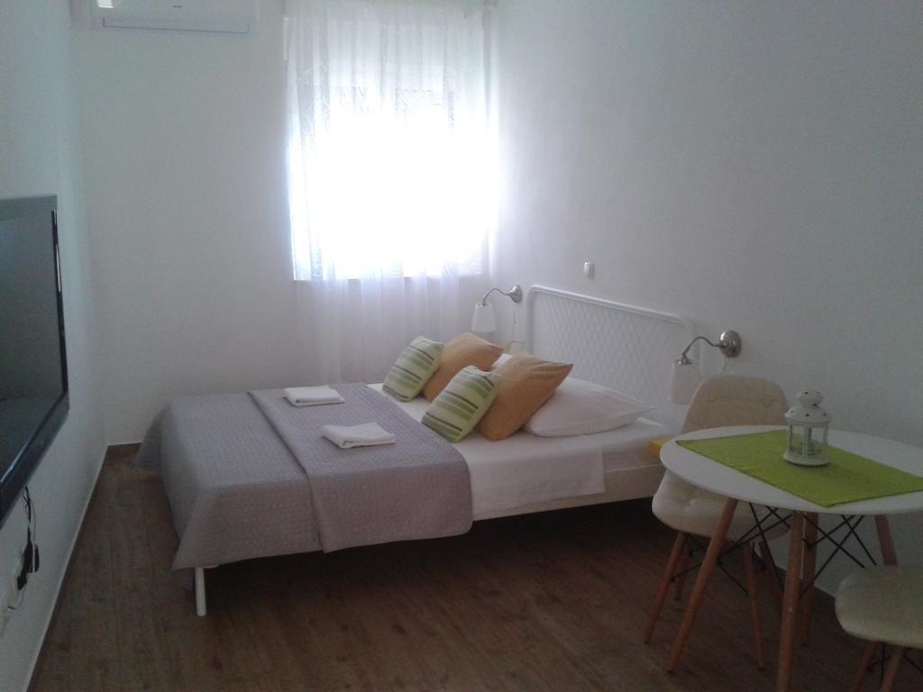 Viola Apartment & Free Parking Sibenik Bagian luar foto