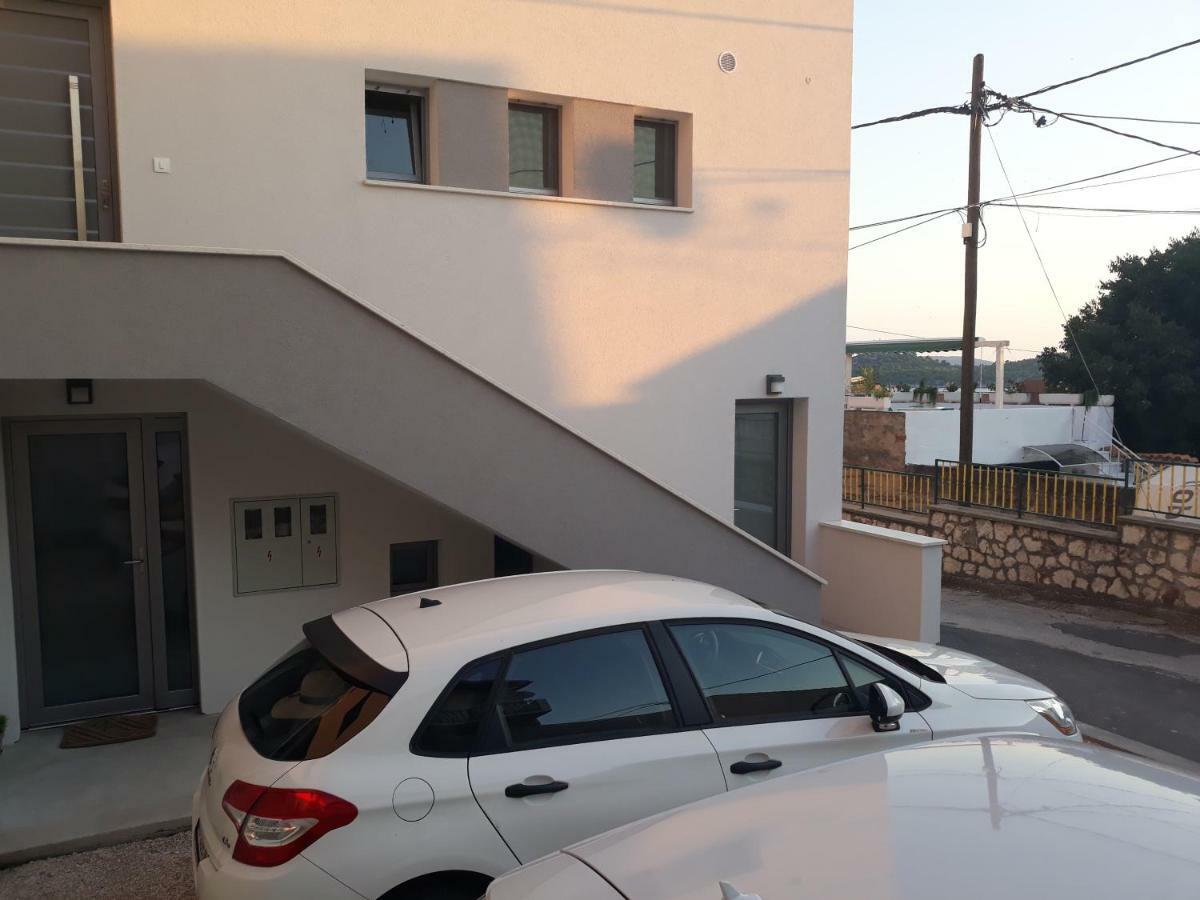 Viola Apartment & Free Parking Sibenik Bagian luar foto