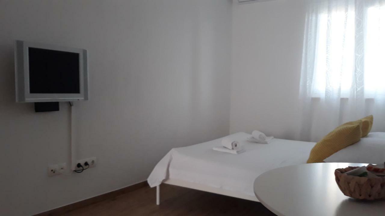 Viola Apartment & Free Parking Sibenik Bagian luar foto